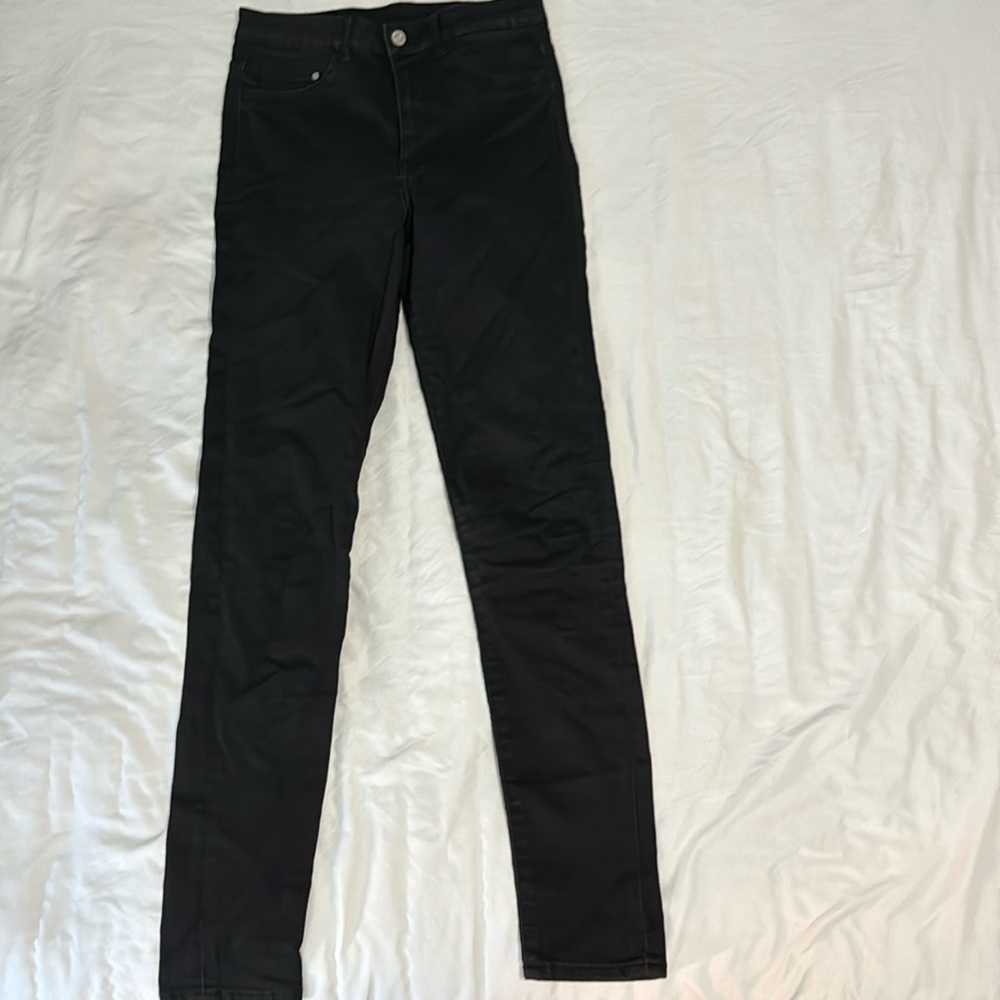 Black skinny jeans